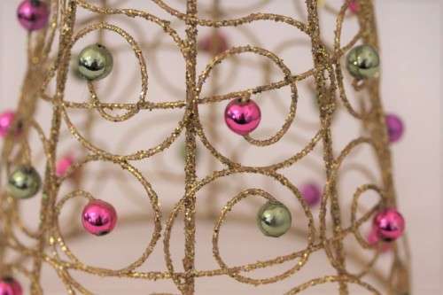 **RS17** A fantastic gold glitter on metal decorative Xmas tree w/ pink & green "beaded" decorations