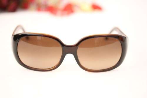A beautiful pair of original Fendi ladies tortoise shell style sunglasses in its original case