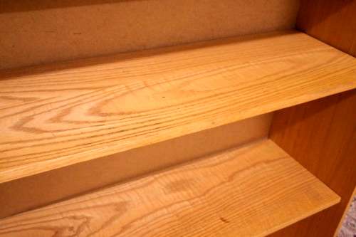 A wonderful sturdy 3-shelf Oak bookcase with clean uncomplicated lines.