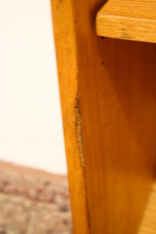 A wonderful sturdy 3-shelf Oak bookcase with clean uncomplicated lines.