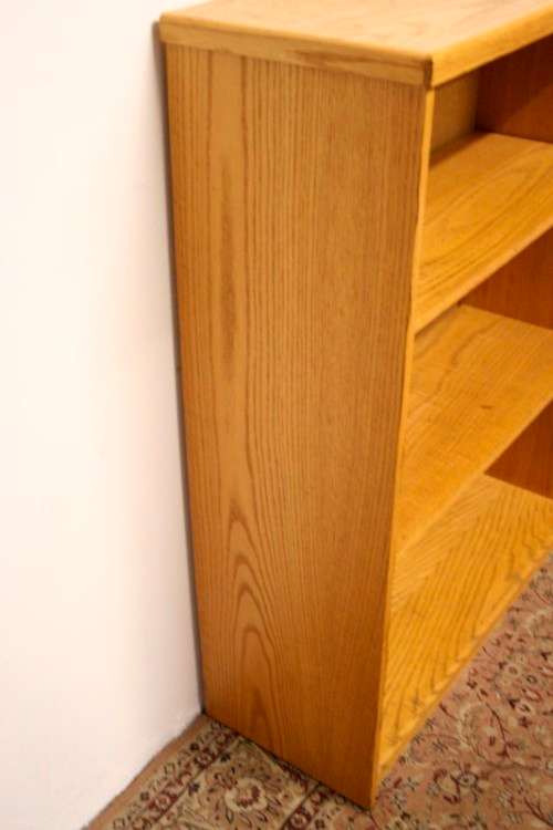 A wonderful sturdy 3-shelf Oak bookcase with clean uncomplicated lines.