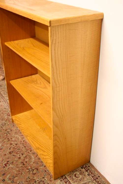 A wonderful sturdy 3-shelf Oak bookcase with clean uncomplicated lines.
