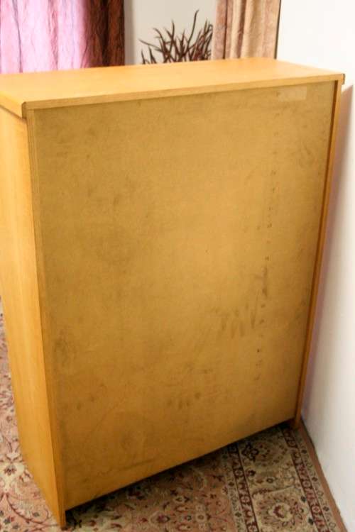 A wonderful sturdy 3-shelf Oak bookcase with clean uncomplicated lines.