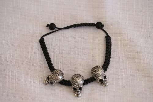 **RS17** An awesome & unusual skull necklace w/ black stones & diamante & a "skull" bracelet