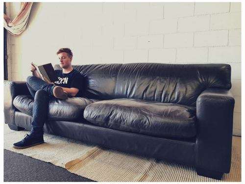 **RS17** A fantastic well made x-long (2,45m long) brown genuine full-grain leather couch/ sofa