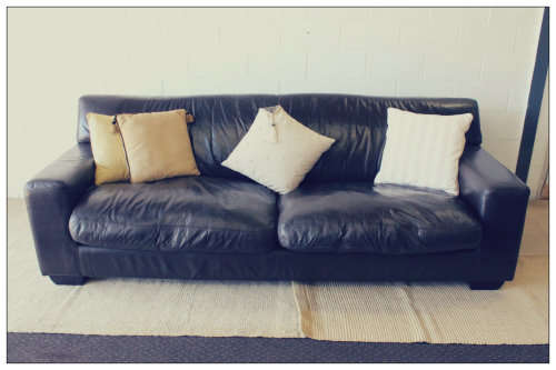 **RS17** A fantastic well made x-long (2,45m long) brown genuine full-grain leather couch/ sofa
