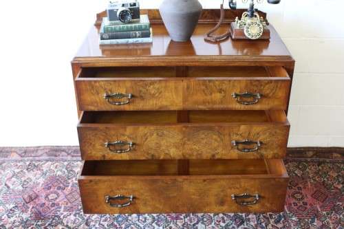 A magnificent Georgian-style Walnut chest of drawers with Queen Anne legs and three spacious drawers