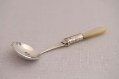An amazing & rare antique British made EPNS silver plated "cream" spoon w/ a Mother-of-pearl handle
