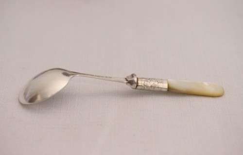 An amazing & rare antique British made EPNS silver plated "cream" spoon w/ a Mother-of-pearl handle
