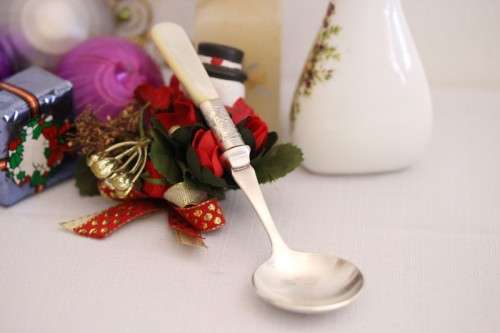 An amazing & rare antique British made EPNS silver plated "cream" spoon w/ a Mother-of-pearl handle