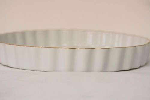 A fantastic large (26cm) Royal Worcester "Evesham" oven to table ware dish.