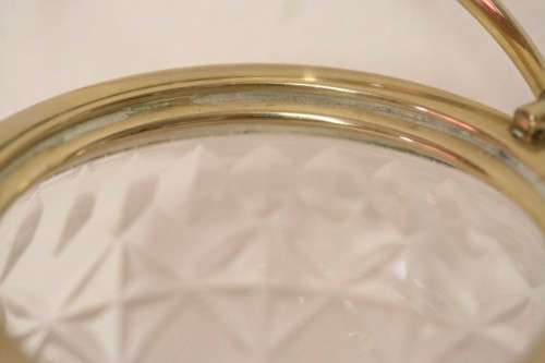 An awesome crystal glass ice bucket w an EPNS handle & lid - ideal for a whisky tray,drinks cabinet