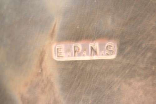 An awesome crystal glass ice bucket w an EPNS handle & lid - ideal for a whisky tray,drinks cabinet