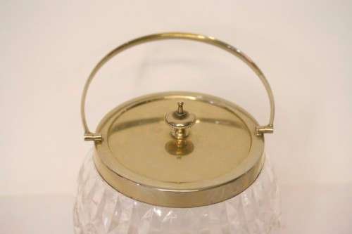 An awesome crystal glass ice bucket w an EPNS handle & lid - ideal for a whisky tray,drinks cabinet