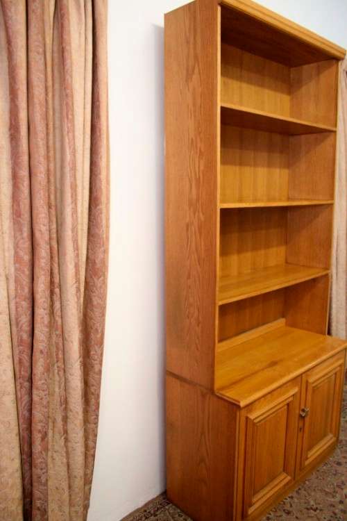 A lovely stylish wooden book case in very good condition. Great in a study, reading room! RS17Sale