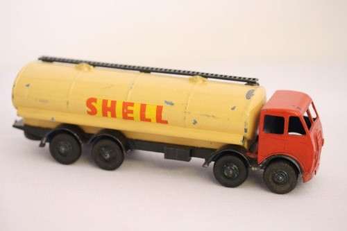 A superb vintage (c1950) original die-cast Dinky Foden 14-ton red & yellow "Shell" tanker (No. 504)