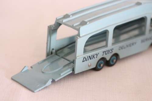 **RS17** A vintage (c1960) original Dinky Toys Pullman Car Transporter (No. 982) in its original box