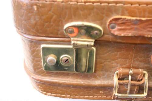 **RS17** An awesome vintage brown suitcase w/ brass buckles - ideal for extra storage in the house