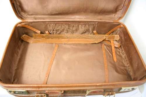 **RS17** An awesome vintage brown suitcase w/ brass buckles - ideal for extra storage in the house