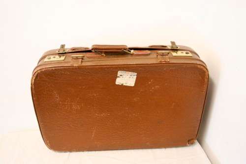 **RS17** An awesome vintage brown suitcase w/ brass buckles - ideal for extra storage in the house