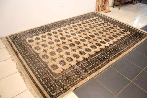 A superb and rare beige Iranian Turkomen Persian carpet (2.02m x 3.13m) in beautiful condition