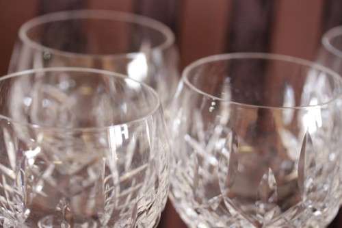 Superb set of 5x original Irish made Waterford crystal long-stem wine glasses in the Lismore pattern