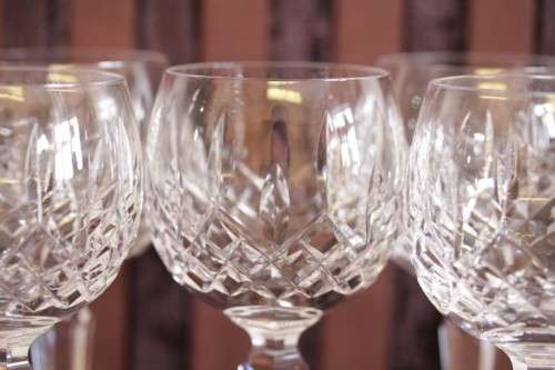 Superb set of 5x original Irish made Waterford crystal long-stem wine glasses in the Lismore pattern