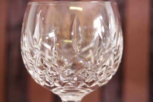 Superb set of 5x original Irish made Waterford crystal long-stem wine glasses in the Lismore pattern
