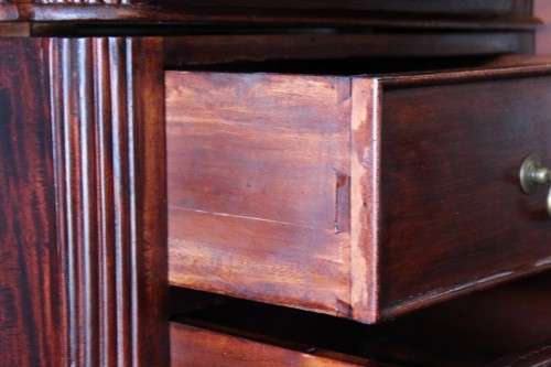 A magnificent vintage Georgian-style Rosewood 10-drawer partners desk w carved detailing - STUNNING!