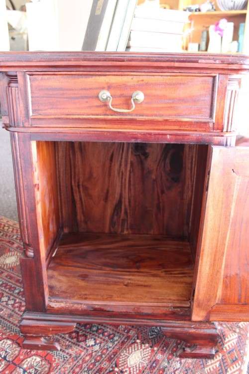 A magnificent vintage Georgian-style Rosewood 10-drawer partners desk w carved detailing - STUNNING!
