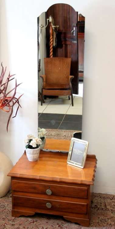 **RS17** A vintage Imbuia scalloped edge Cheval dressing table w a dressing mirror and two drawers