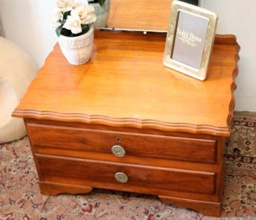 **RS17** A vintage Imbuia scalloped edge Cheval dressing table w a dressing mirror and two drawers