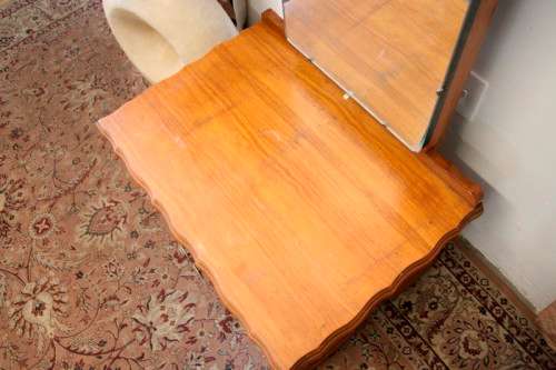 **RS17** A vintage Imbuia scalloped edge Cheval dressing table w a dressing mirror and two drawers