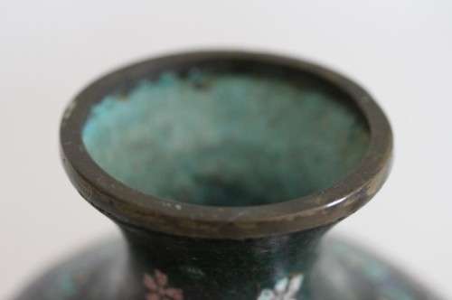 A magnificent and rare antique Chinese cloisonné enamelled vase with exceptional detailing