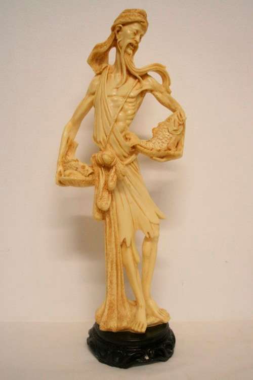 **RS17** 2 large ornamental Japanese themed oxylite figurines on black bases, fabulous on display