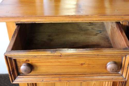 A stunning original solid Oregon 2-door server cabinet with two drawers and ample storage space