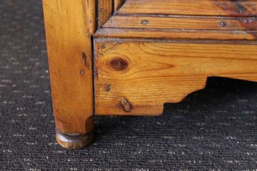 A stunning original solid Oregon 2-door server cabinet with two drawers and ample storage space