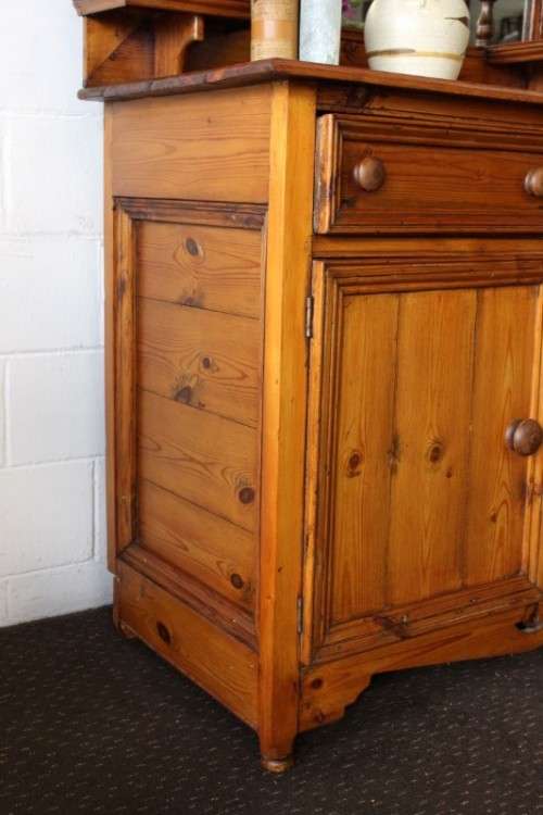 A stunning original solid Oregon 2-door server cabinet with two drawers and ample storage space