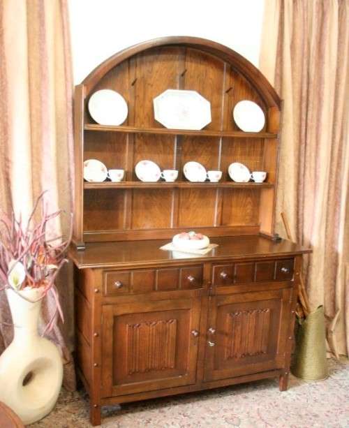 **RS17** An awesome vintage Oak traditional Welsh side server w/ loads of drawers and cupboard space