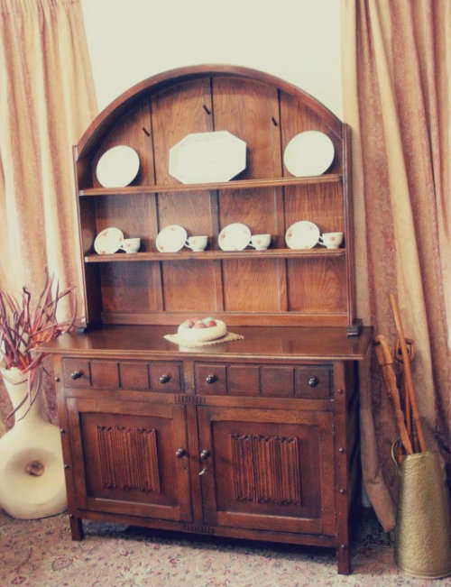 **RS17** An awesome vintage Oak traditional Welsh side server w/ loads of drawers and cupboard space