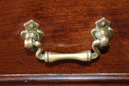 **RS17** A mahogany Regency-style ladies desk/ console table w/ wooden inlays & fluted legs!!