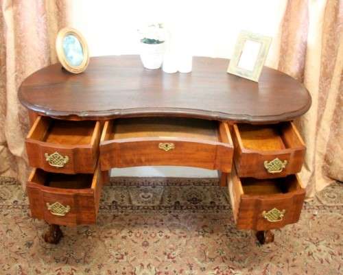 An exquisite vintage solid Imbuia ball & claw dressing table w five drawers & ornate brass handles
