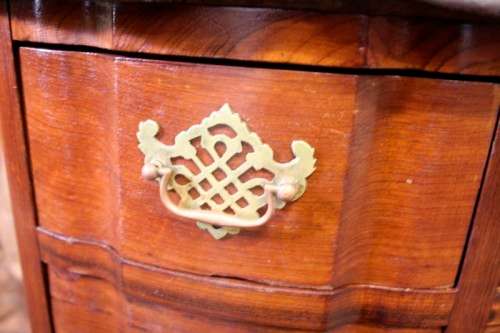 An exquisite vintage solid Imbuia ball & claw dressing table w five drawers & ornate brass handles