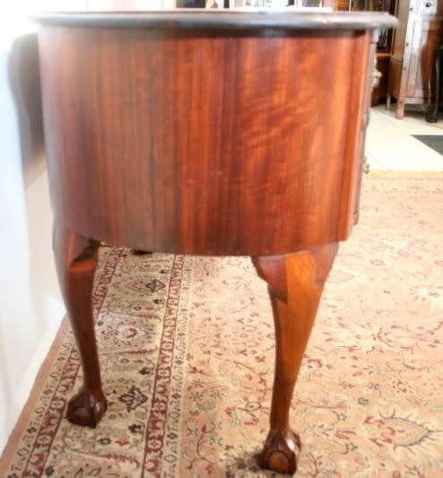 An exquisite vintage solid Imbuia ball & claw dressing table w five drawers & ornate brass handles