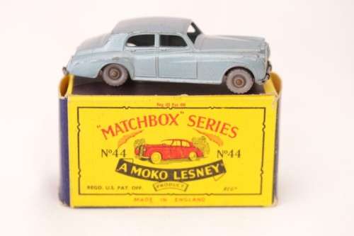 **RS17** Original vintage (c1958) Matchbox No. 44a blue Rolls-Royce Silver Cloud die-cast model car