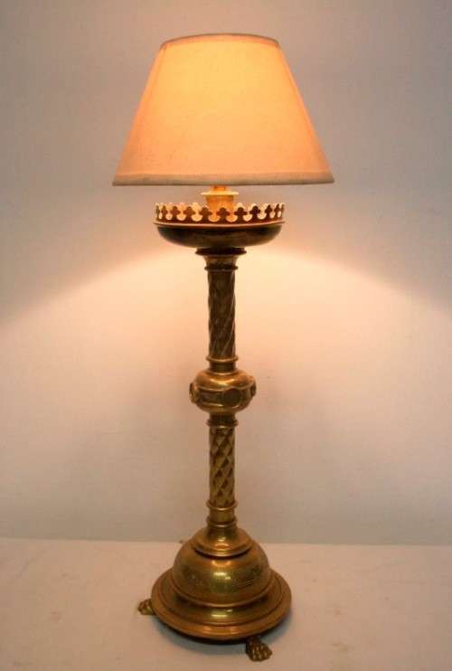 A magnificent tall decorative brass table lamp with a shade; Stunning in all living areas!