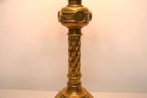 A magnificent tall decorative brass table lamp with a shade; Stunning in all living areas!