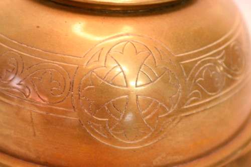 A magnificent tall decorative brass table lamp with a shade; Stunning in all living areas!