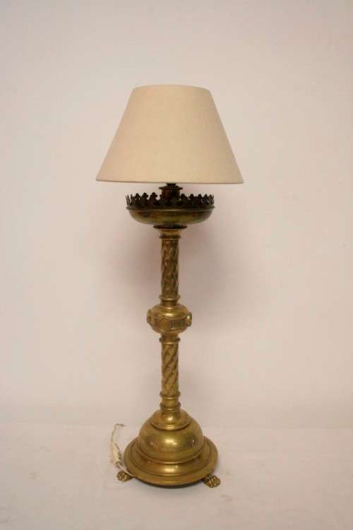 A magnificent tall decorative brass table lamp with a shade; Stunning in all living areas!