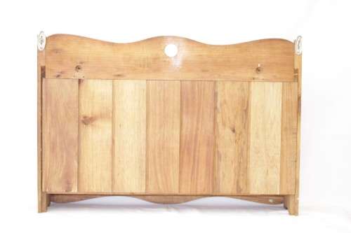 **RS17** A stunning solid oregon wall shelf/ display shelf/ book shelf in awesome condition